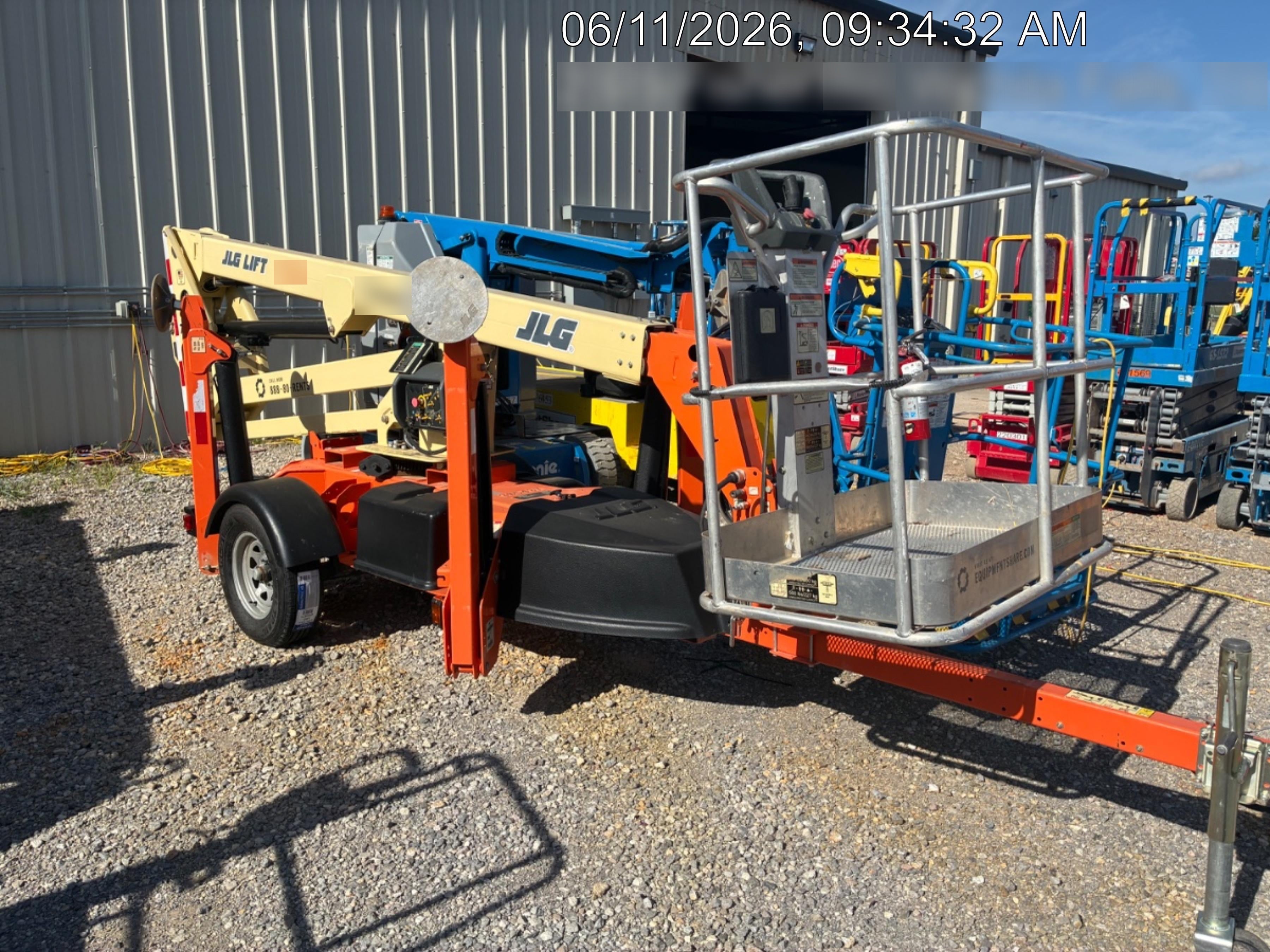 2023 JLG T350