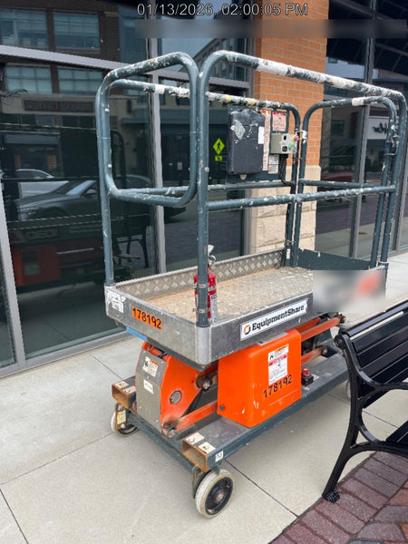 2021 JLG 1030P