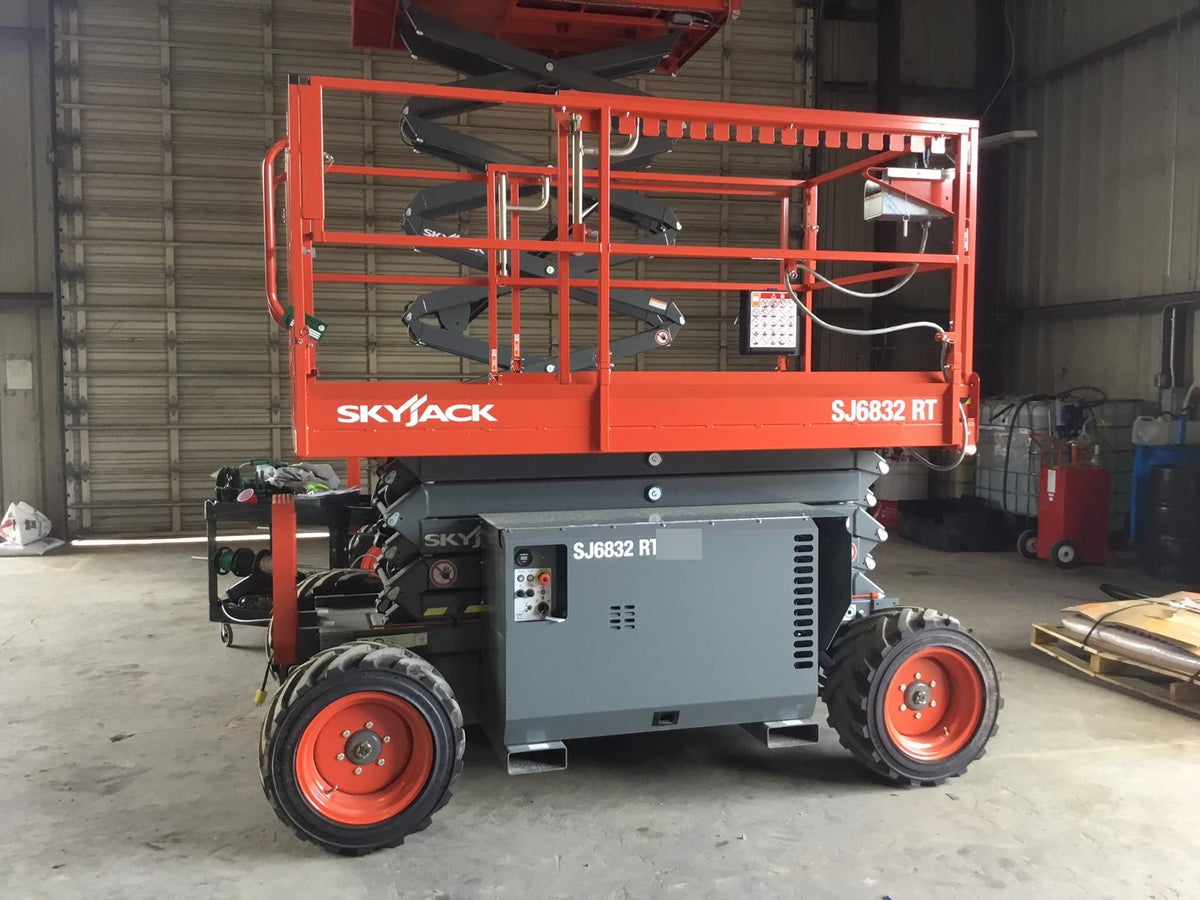 2017 SKYJACK SJ6832 RT