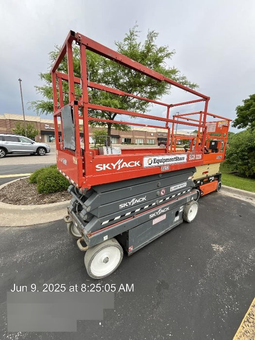 2018 Skyjack SJIII-3226 Skyjack SJIII3226 Scissor Lift w/Trojan Batteries