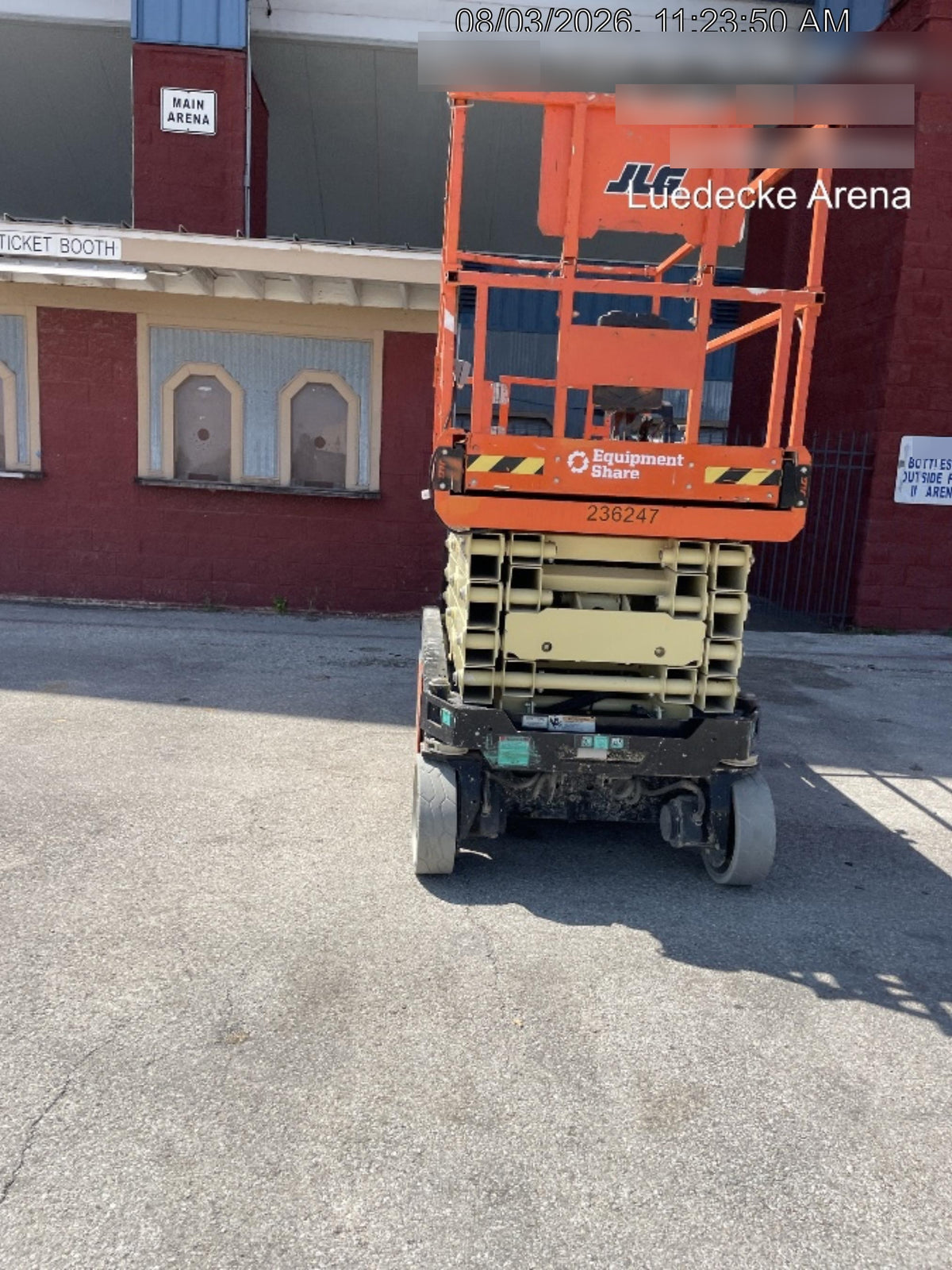 2022 JLG ES3246