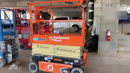 2022 JLG ES1932