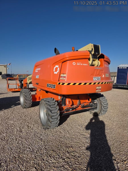 2022 JLG 600S