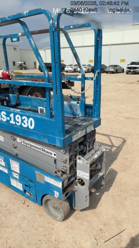 2017 Genie GS-1930 Genie GS-1930 Lift w/Fixed Rail and Chain Entry