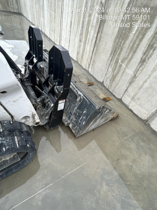 2022 TAKEUCHI 48" Pallet Forks - Takeuchi