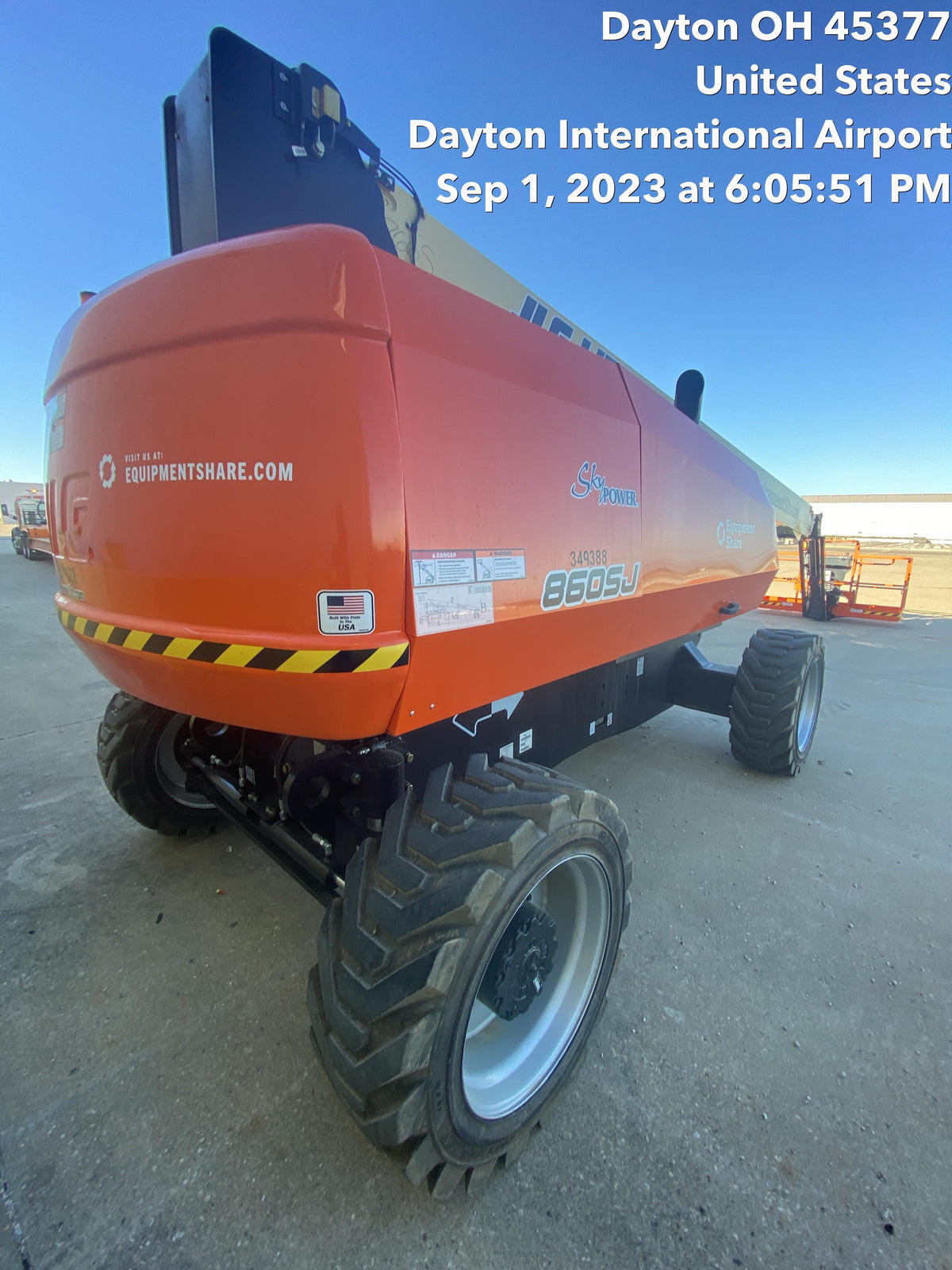 2023 JLG 860SJ