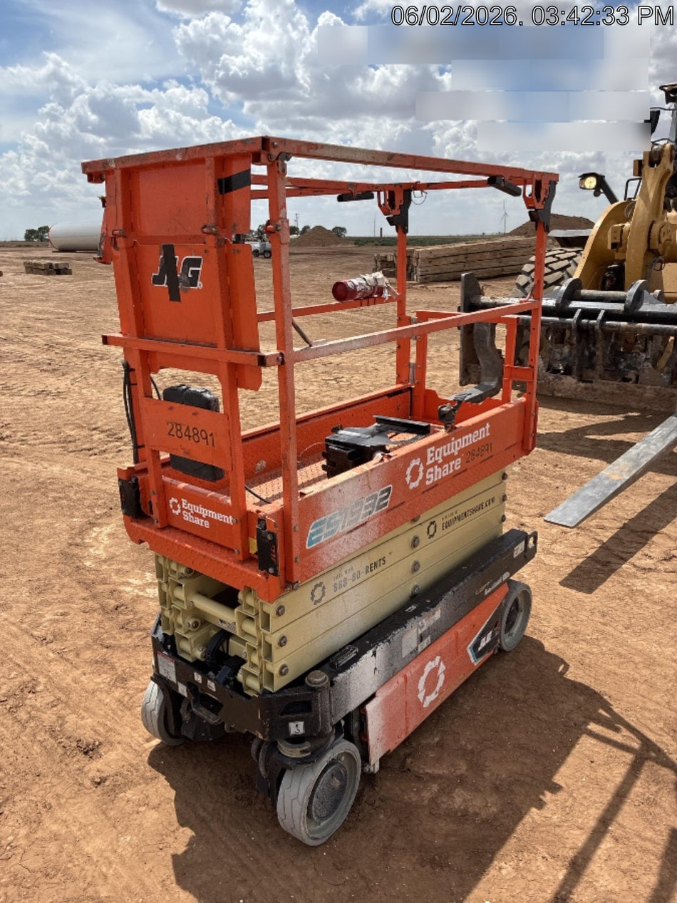 2022 JLG ES1932