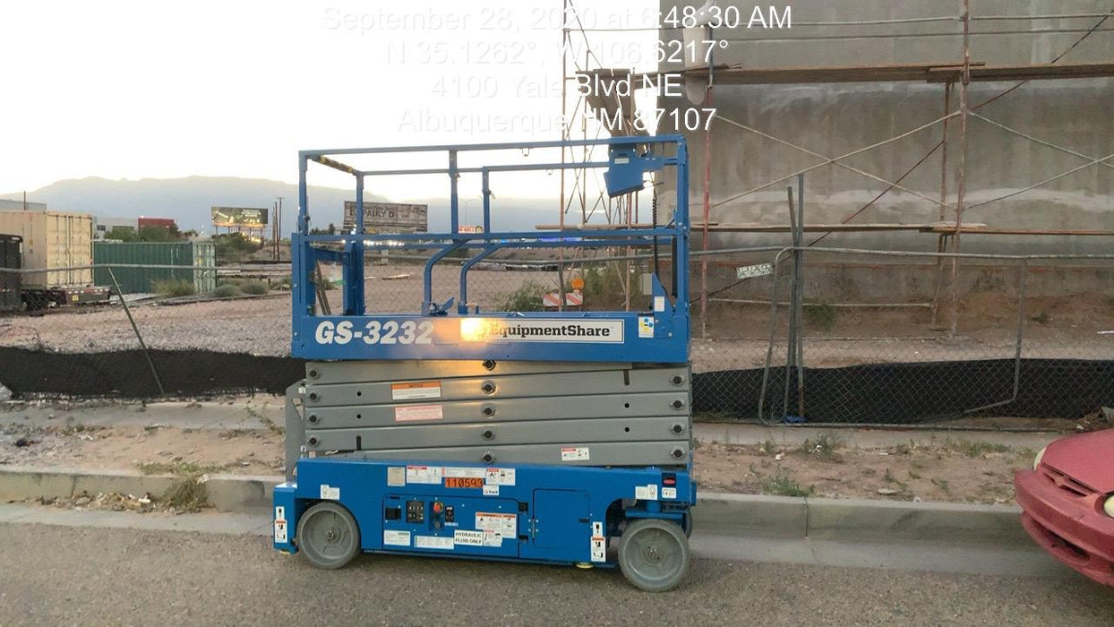 2020 Genie GS-3232 Standard, Folding half height swing gate