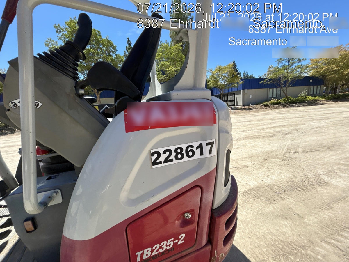 2022 TAKEUCHI TB235-2R