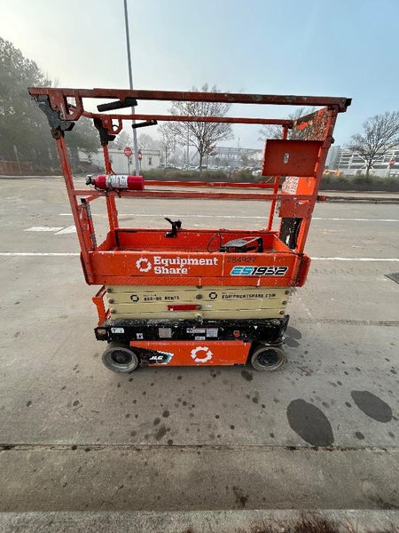 2022 JLG ES1932