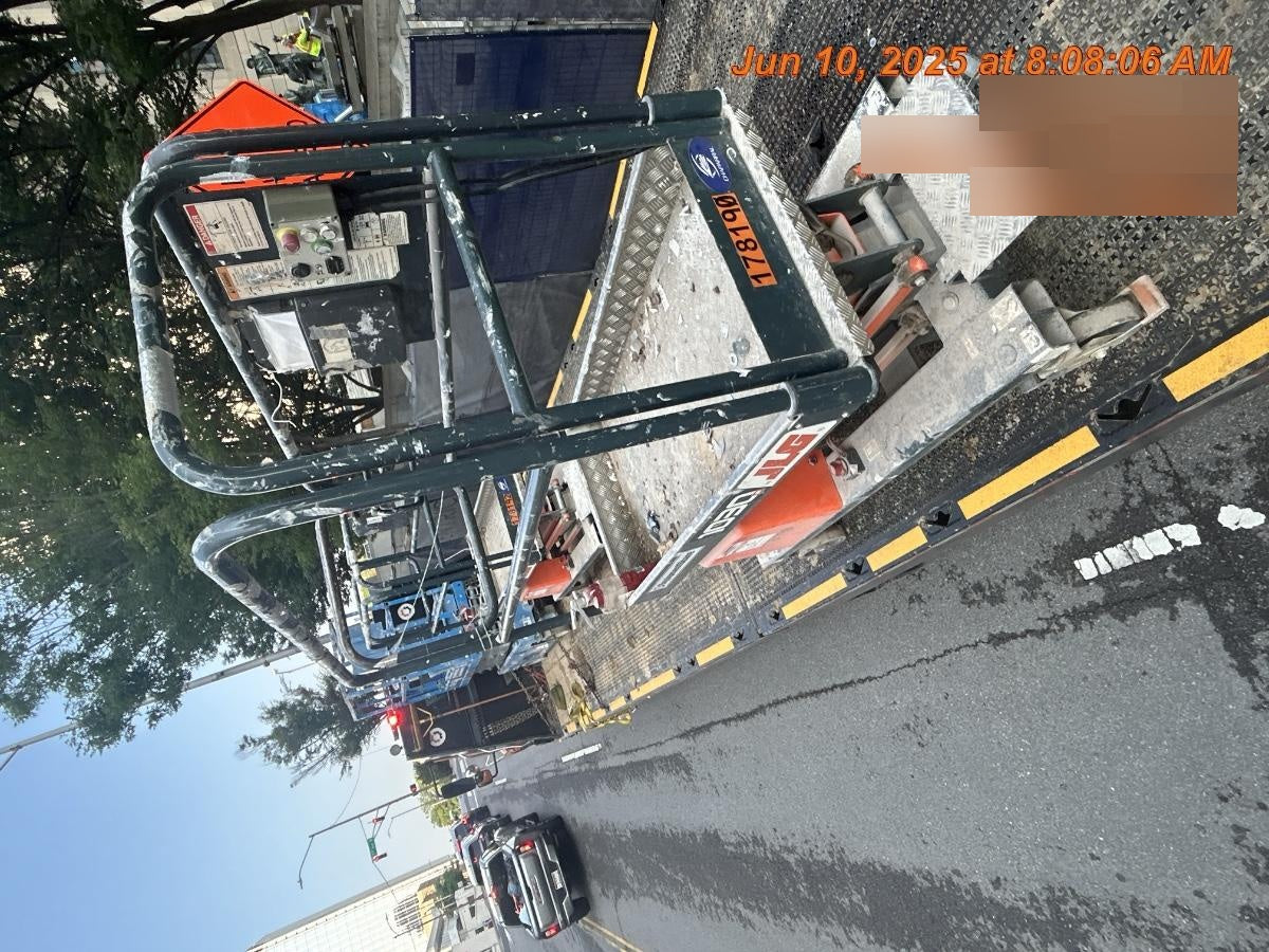 2021 JLG 1030P