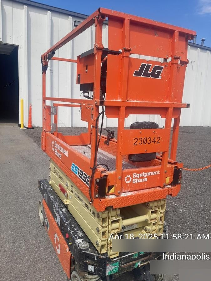 2022 JLG ES1932