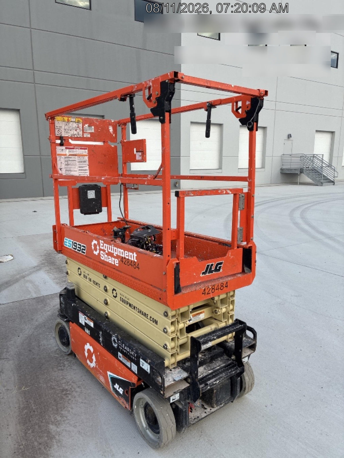 2024 JLG ES1932