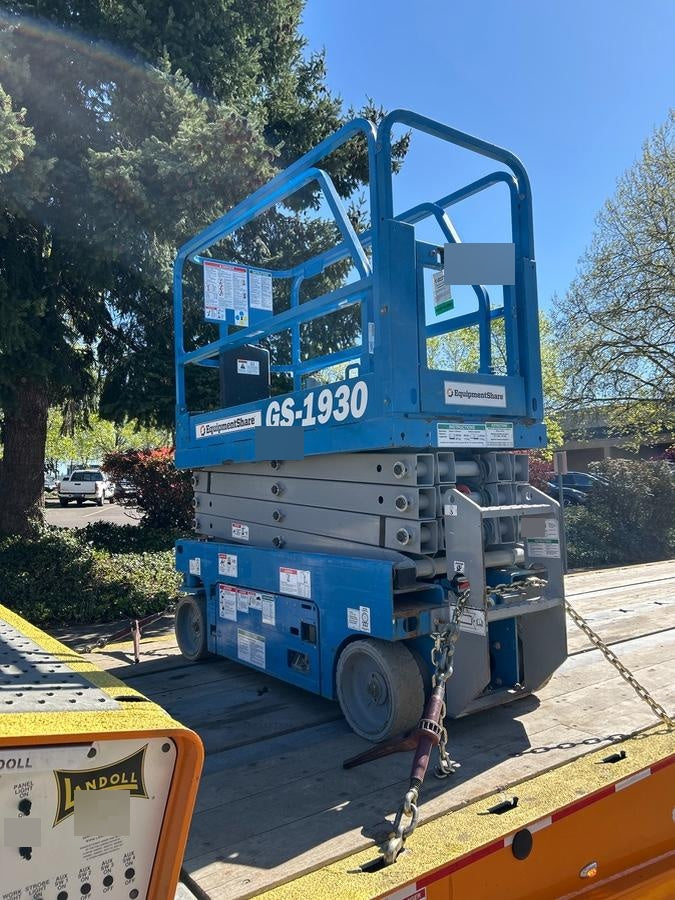 2019 Genie GS-1930 Half Height Swing Gate, 800W Inverter