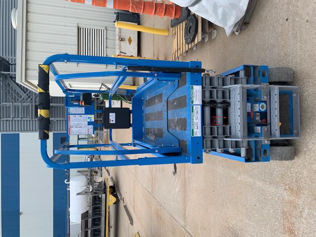 2019 Genie GS-1930 Fixed rails with chain Entry