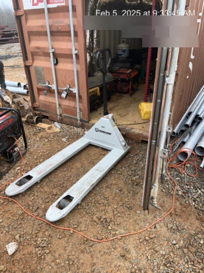 2023 NORTHERN TOOL 4,400 Lb Pallet Jack
