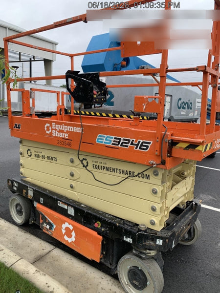 2022 JLG ES3246