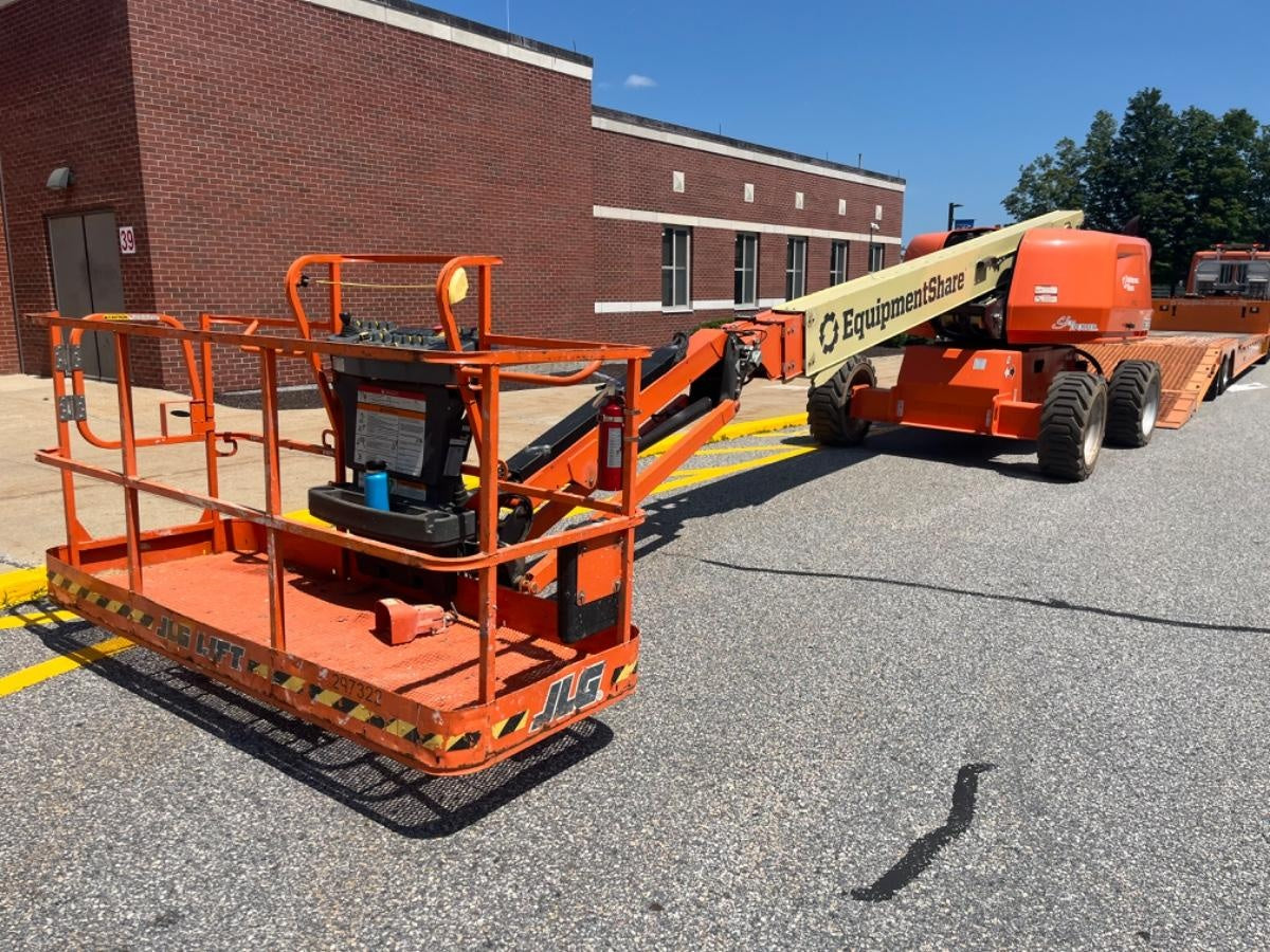 2023 JLG 660SJ