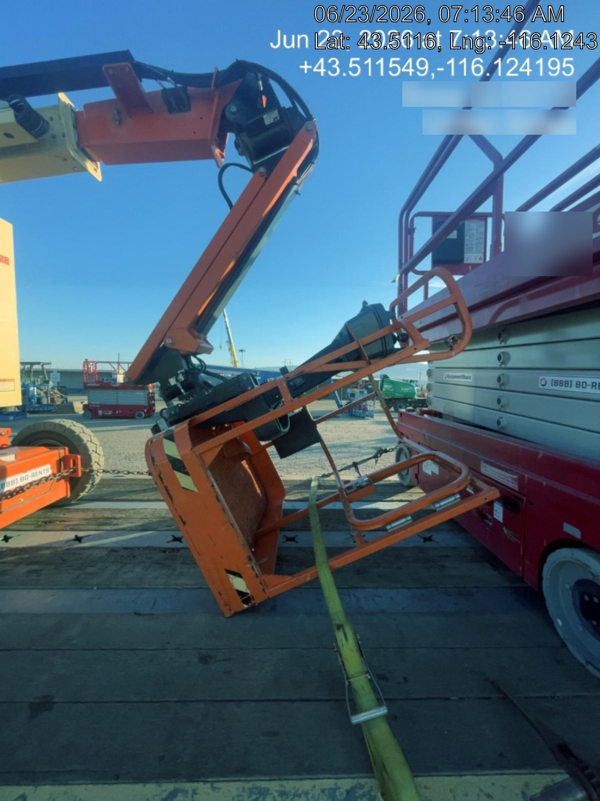 2021 JLG E300AJP