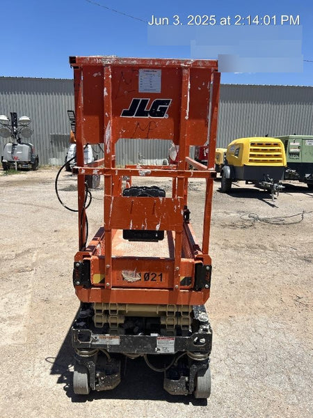2022 JLG ES1330L