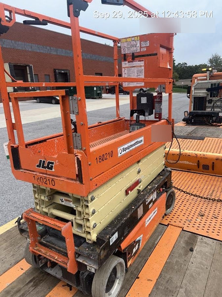 2021 JLG ES1932