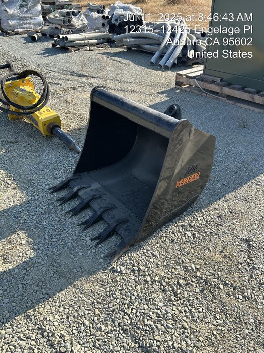 2025 TAKEUCHI 36" Bucket - Takeuchi