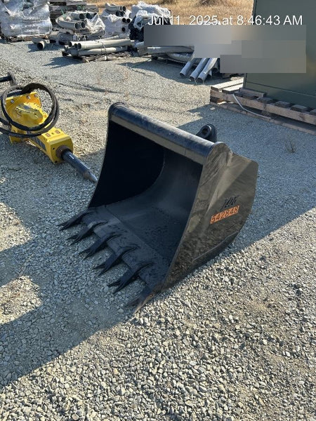 2025 TAKEUCHI 36" Bucket - Takeuchi