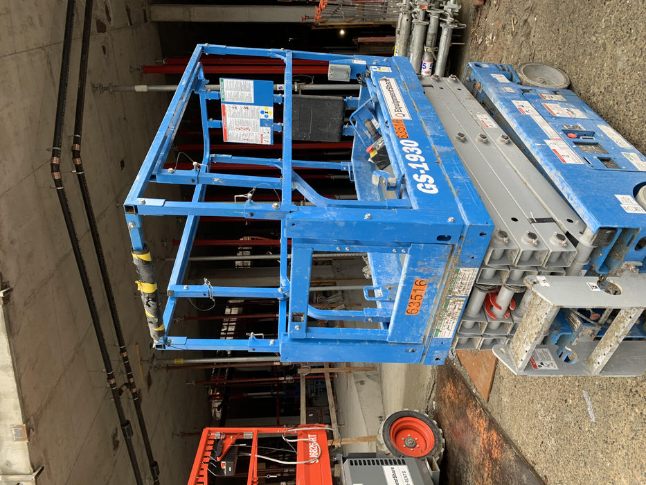 2020 Genie GS-1930 Solid Non Marking Tires, Beacon, Folding rails with half height swing gate