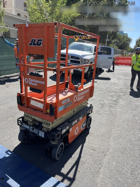 2022 JLG ES1330L