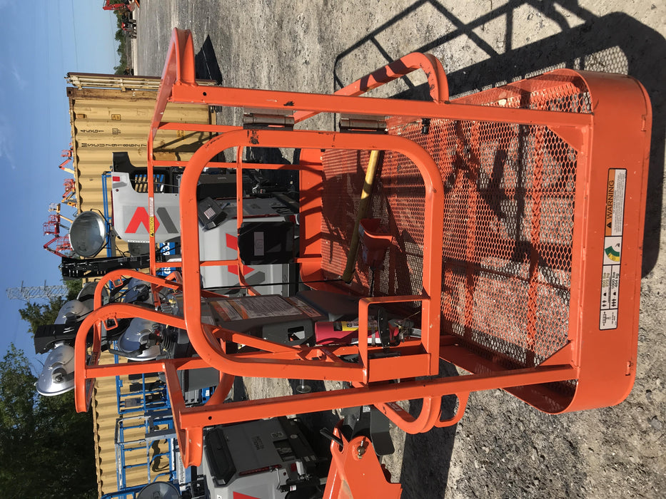 2019 JLG 400S
