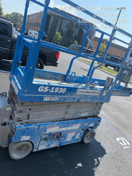 2020 Genie GS-1930 Solid Non Marking Tires, Beacon, Folding rails with half height swing gate, 800W Inverter