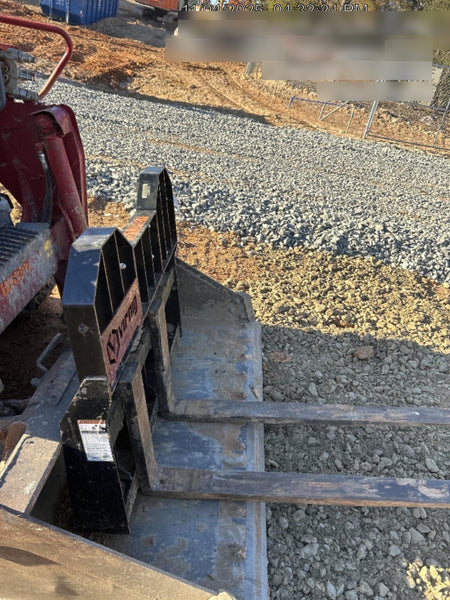 2025 VIRNIG 48" Pallet Forks - Virnig