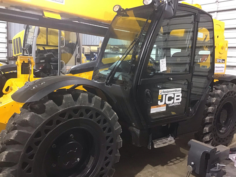 2018 JCB 510-56 JCB 510-56 Telehandler 74 HP w/CAB/HVAC, Beacon, Worklights, Aux Hydraulics, Solid Tires, 60" Carriage/Forks