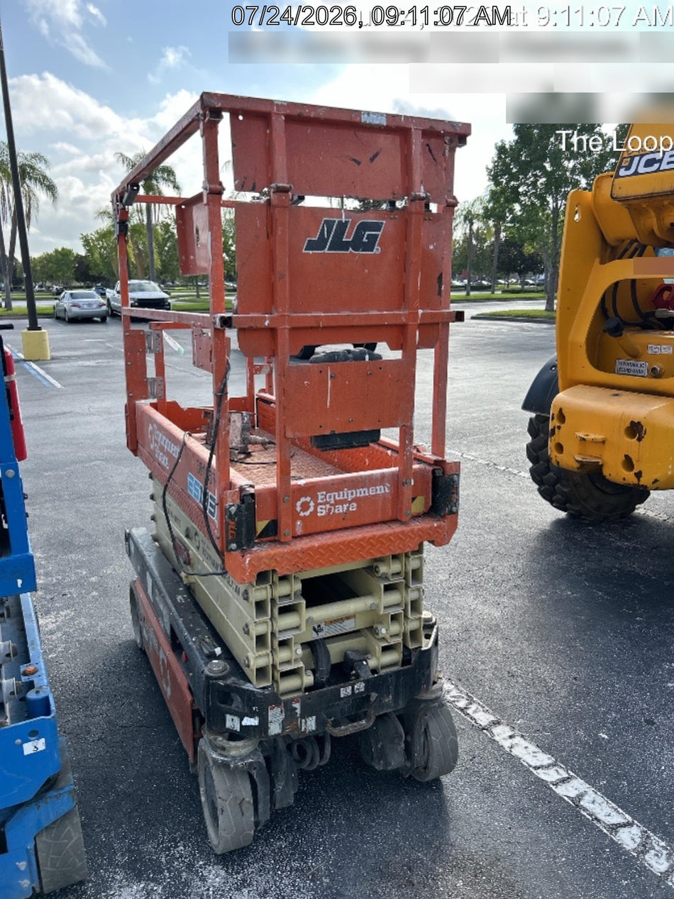 2023 JLG ES1932