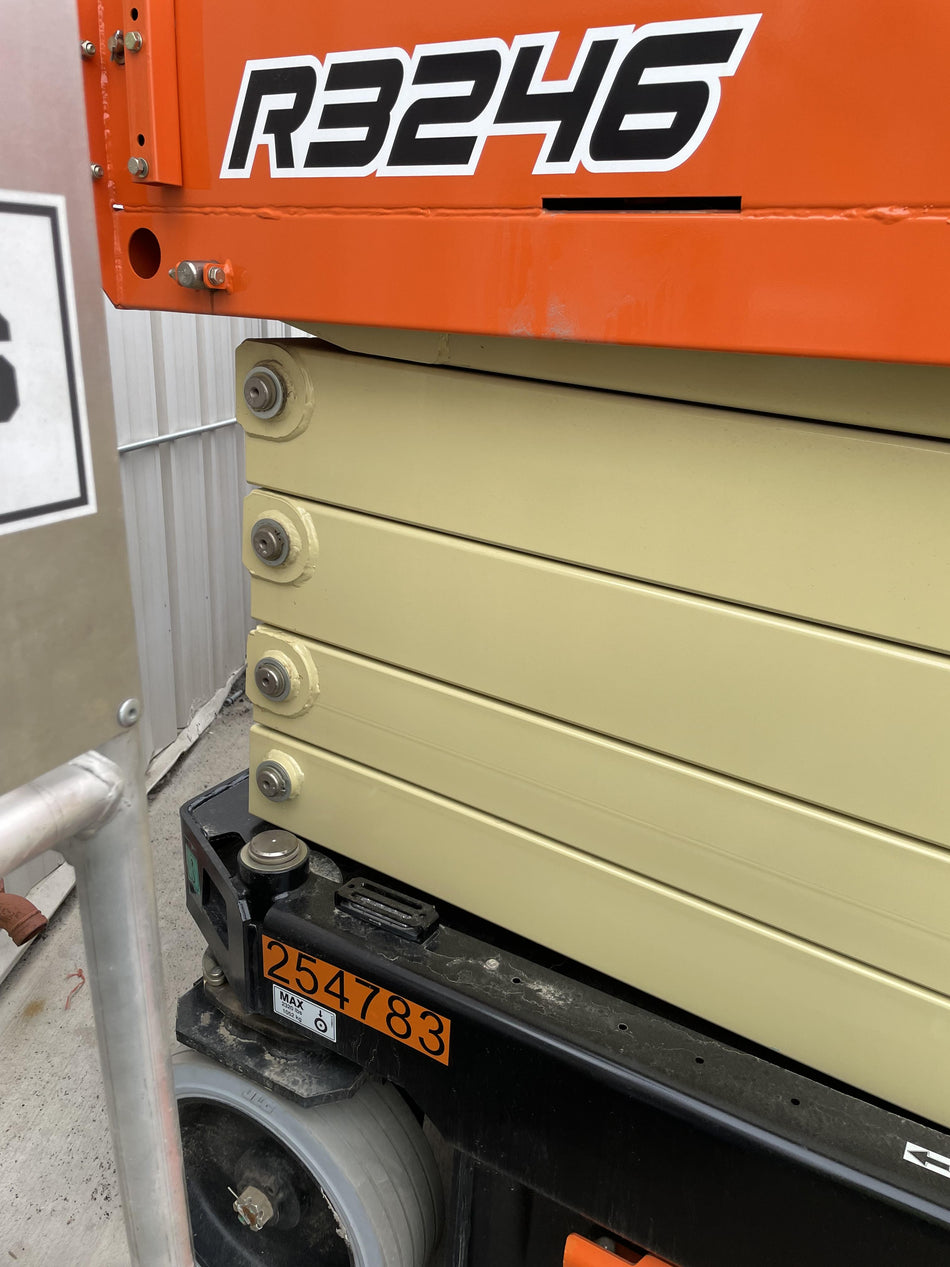 2022 JLG R3246
