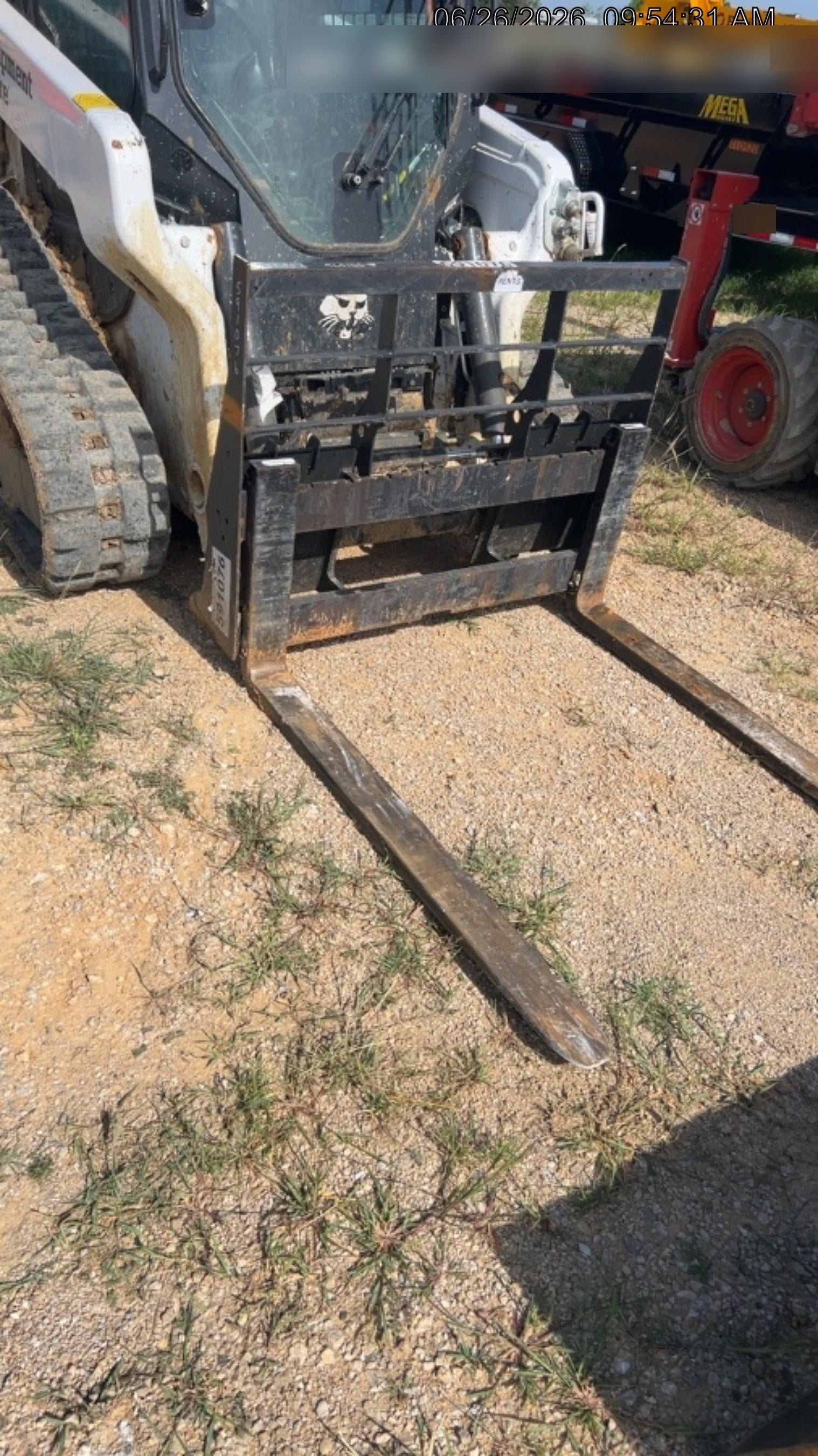 2025 ARROW MATERIAL HANDLING 48" Pallet Forks - Arrow