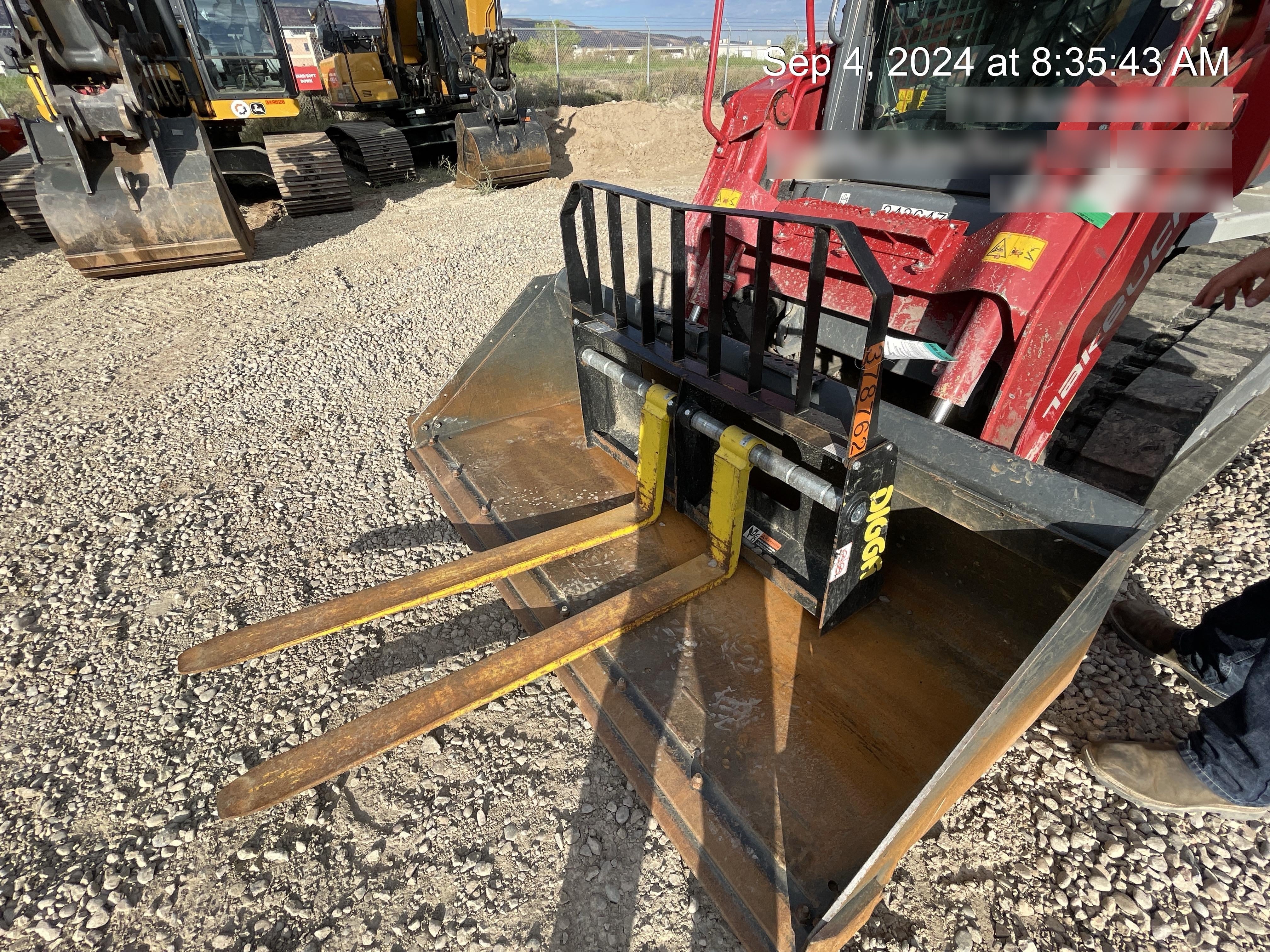 2023 DIGGA 48" Pallet Forks - Digga