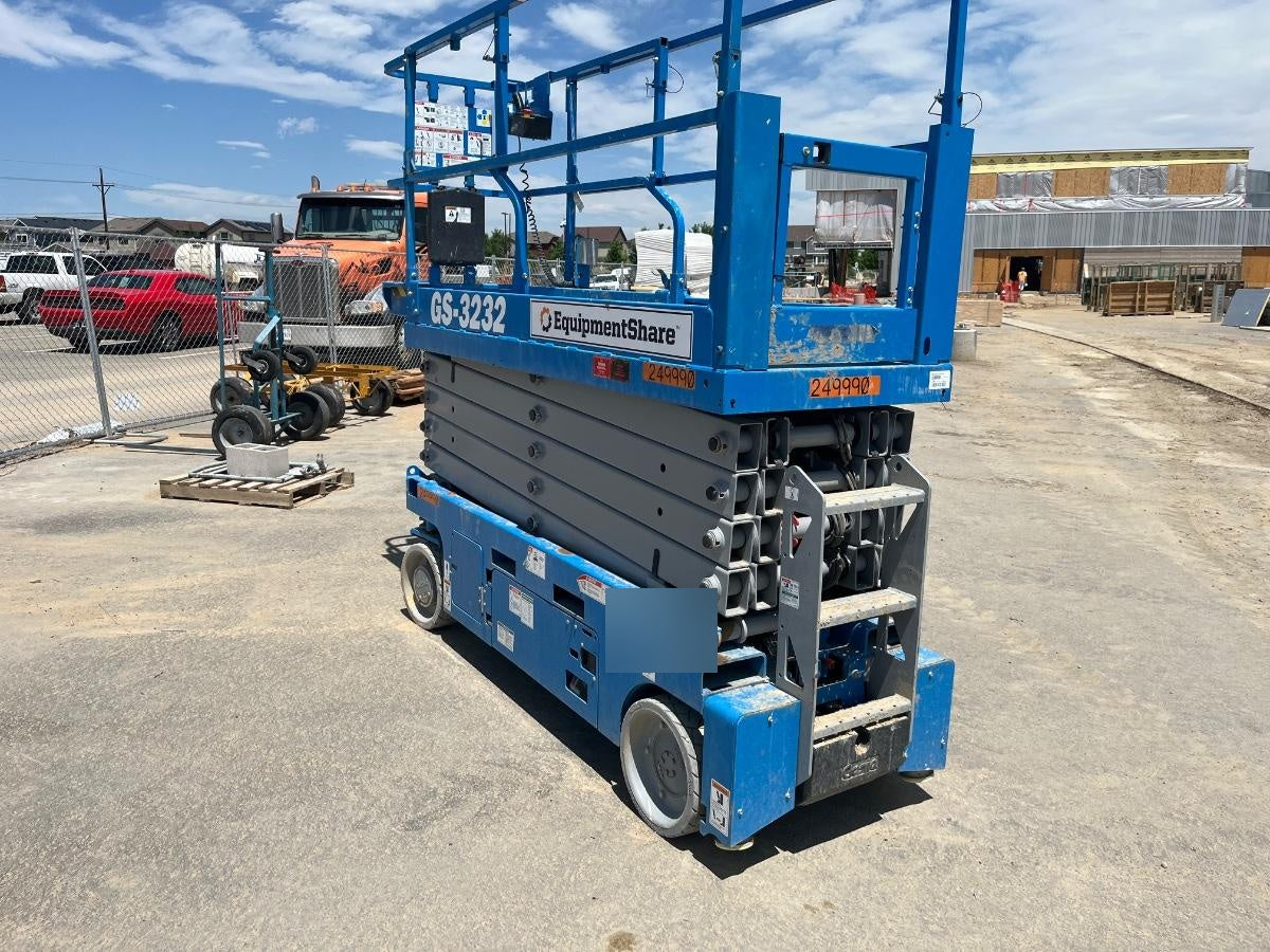 2022 GENIE GS-3232