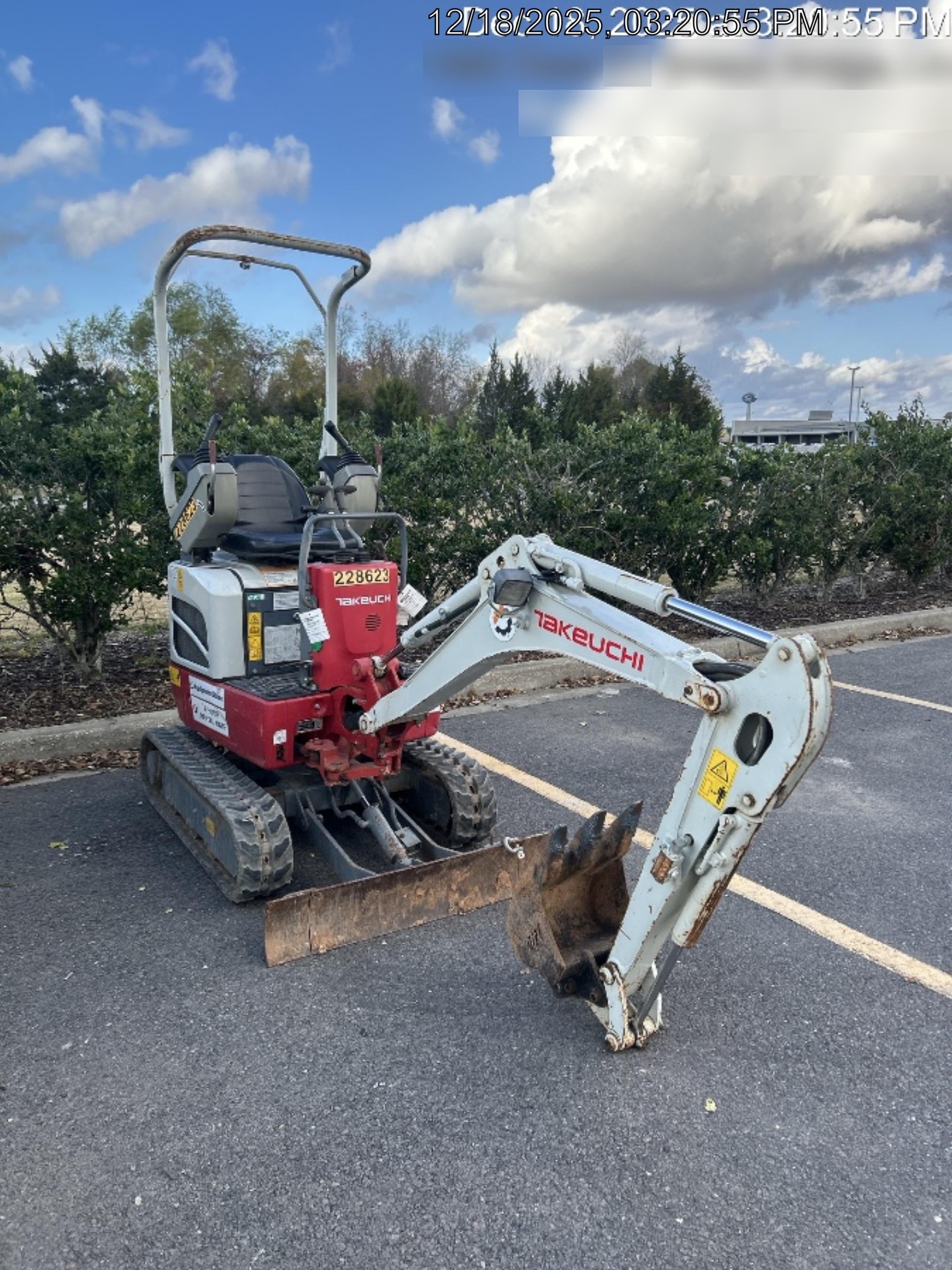 2022 TAKEUCHI TB210R