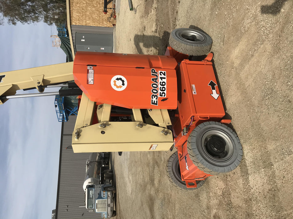 2020 JLG E300AJP