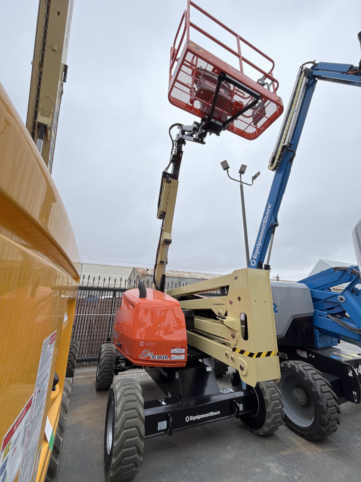 2025 JLG 450AJ