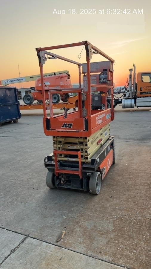 2022 JLG ES1932