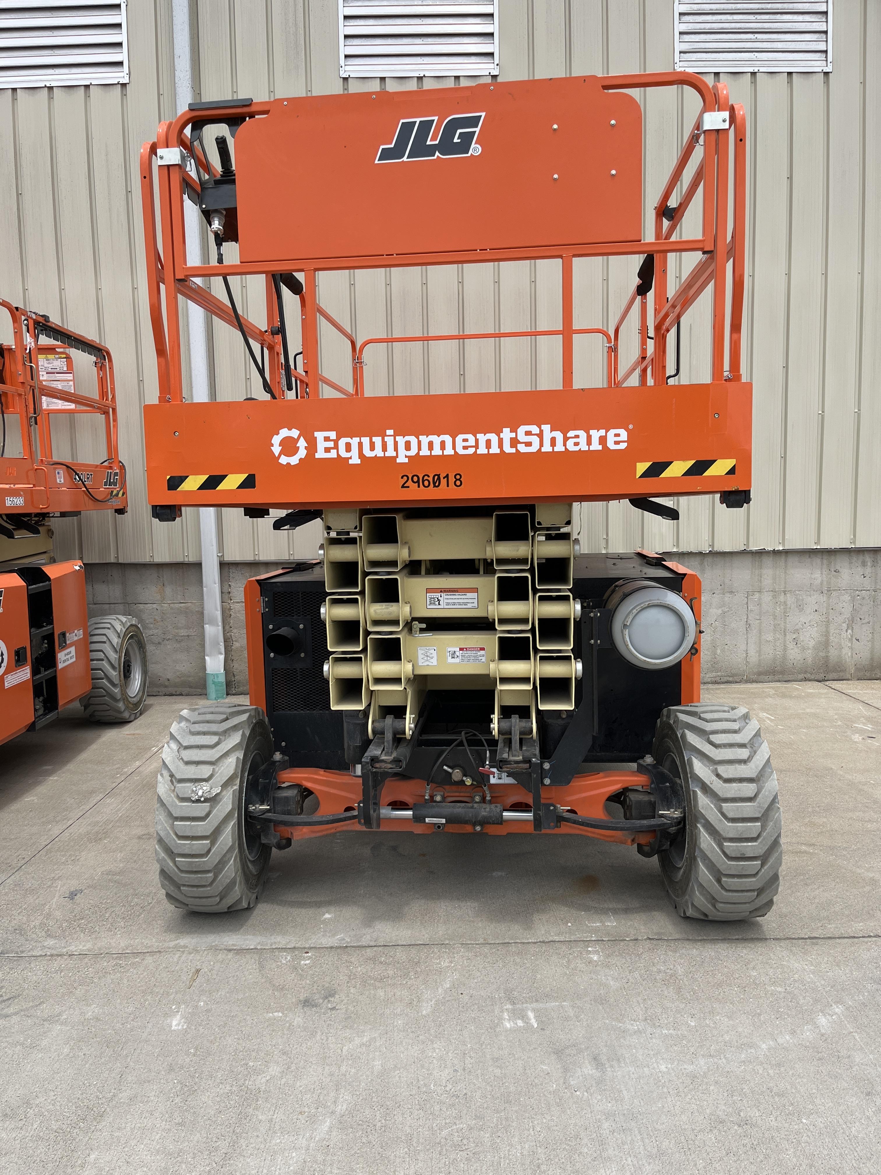 2023 JLG RT4394