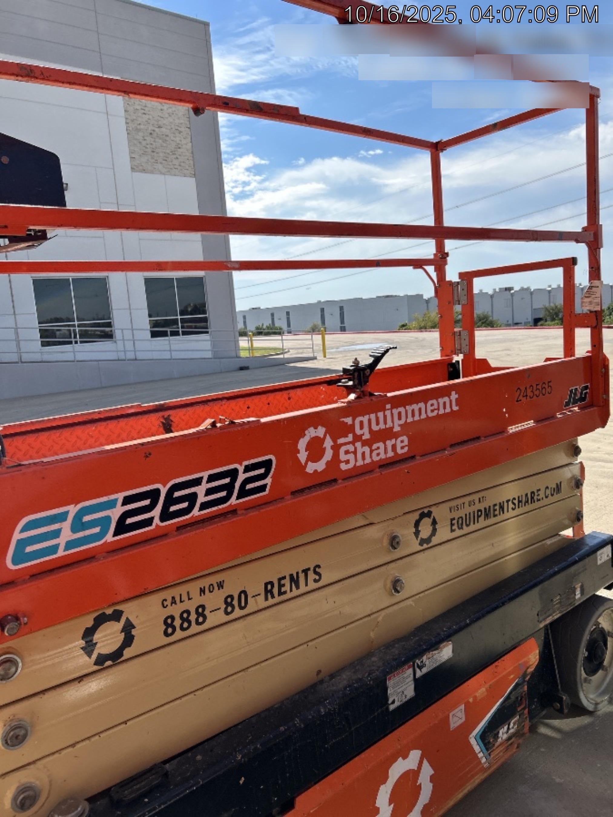 2022 JLG ES2632