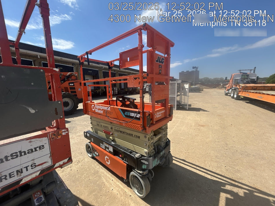 2025 JLG ES1932