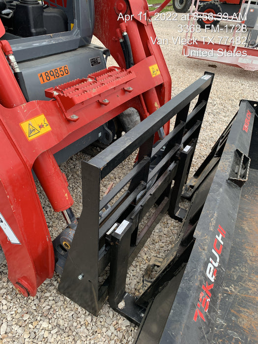 2022 ARROW MATERIAL HANDLING 60" Pallet Forks - Arrow