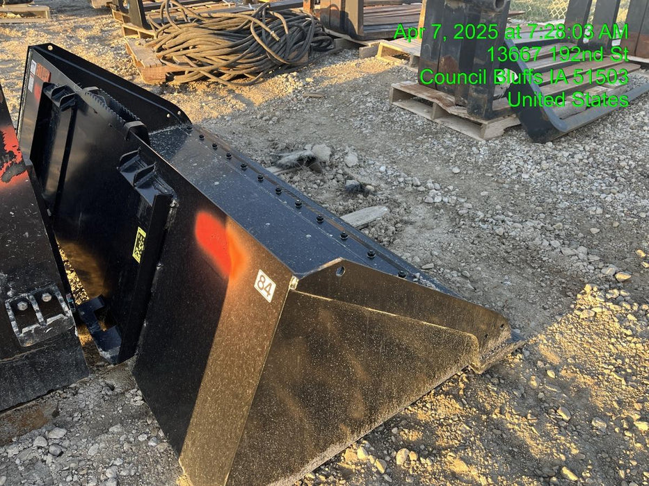 2025 VIRNIG 84" Smooth Bucket