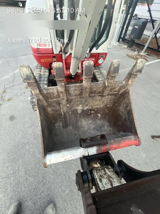 2020 TAG MANUFACTURING 30" Bucket - Tag