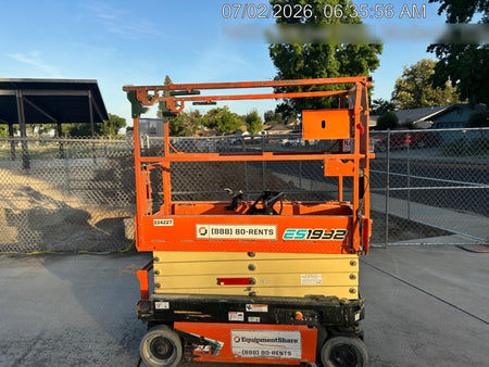2022 JLG ES1932