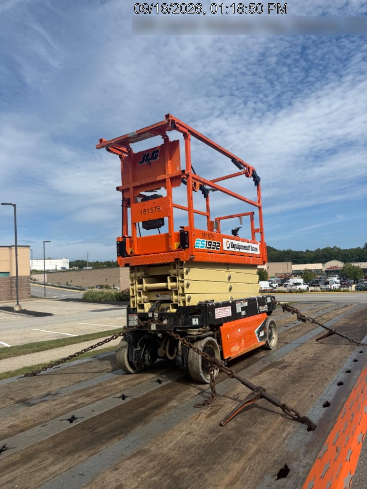 2021 JLG ES1932